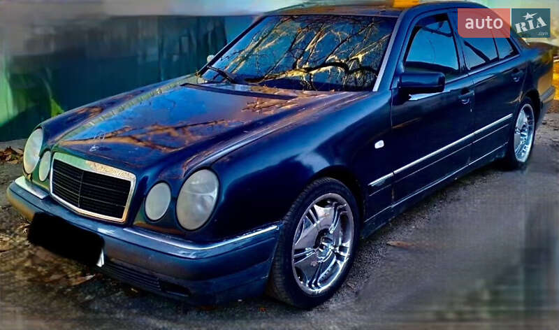 Седан Mercedes-Benz E-Class 1996 в 