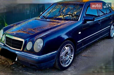Седан Mercedes-Benz E-Class 1996 в 