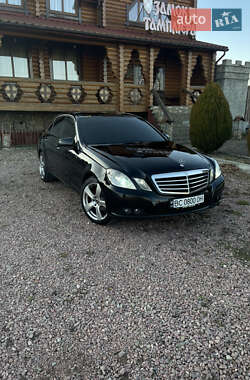 Седан Mercedes-Benz E-Class 2011 в Самборі