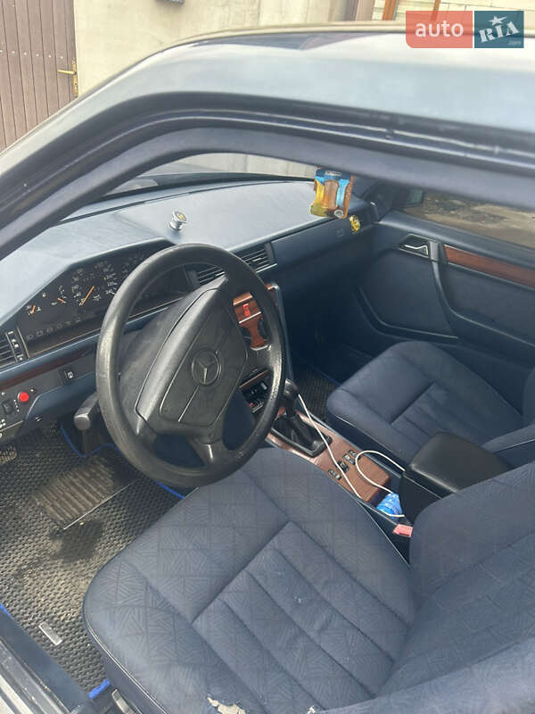 Седан Mercedes-Benz E-Class 1995 в Тячеві