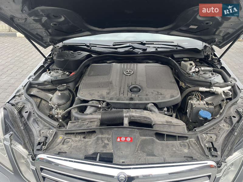 Седан Mercedes-Benz E-Class 2011 в Тернополе