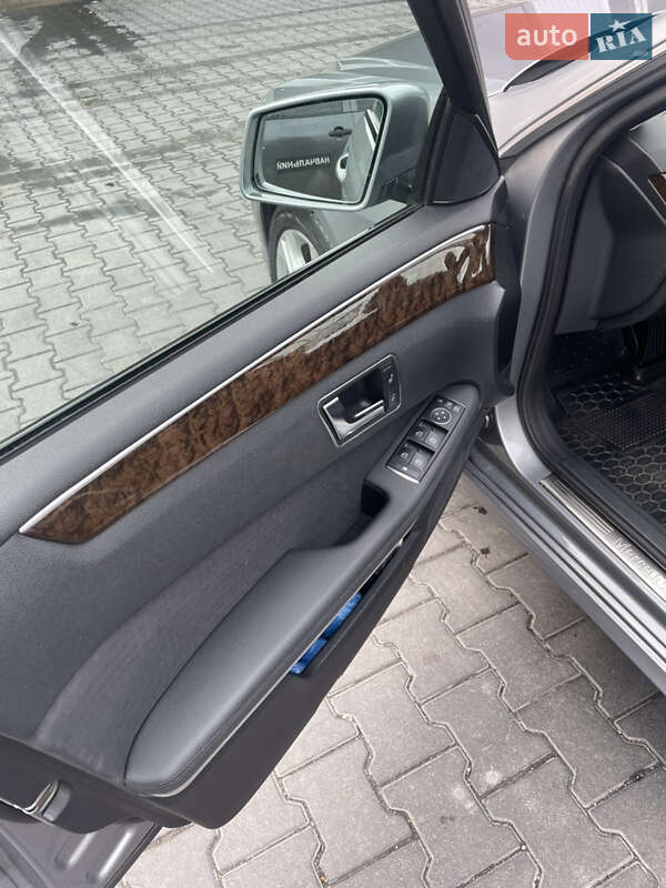 Седан Mercedes-Benz E-Class 2011 в Тернополе