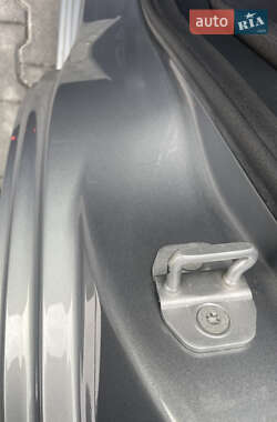 Седан Mercedes-Benz E-Class 2011 в 