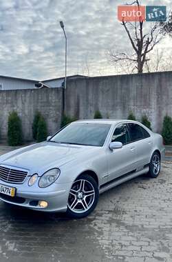 Седан Mercedes-Benz E-Class 2005 в Сарнах