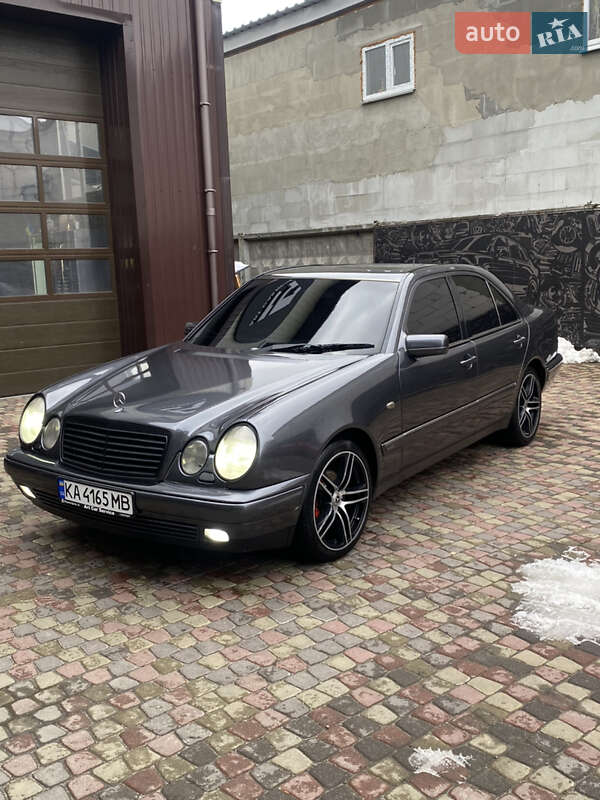 Седан Mercedes-Benz E-Class 1996 в Києві