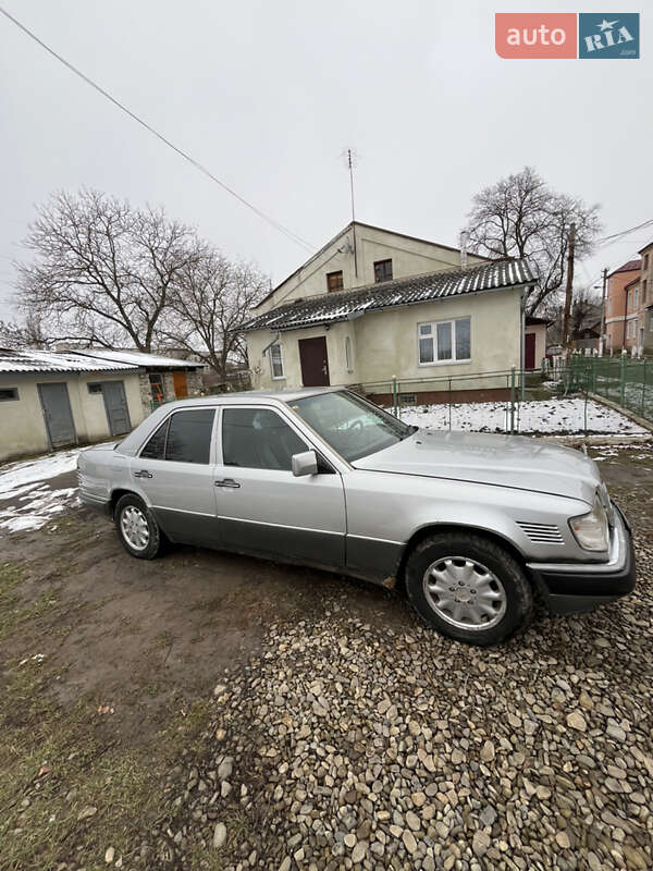 Седан Mercedes-Benz E-Class 1995 в Дрогобичі