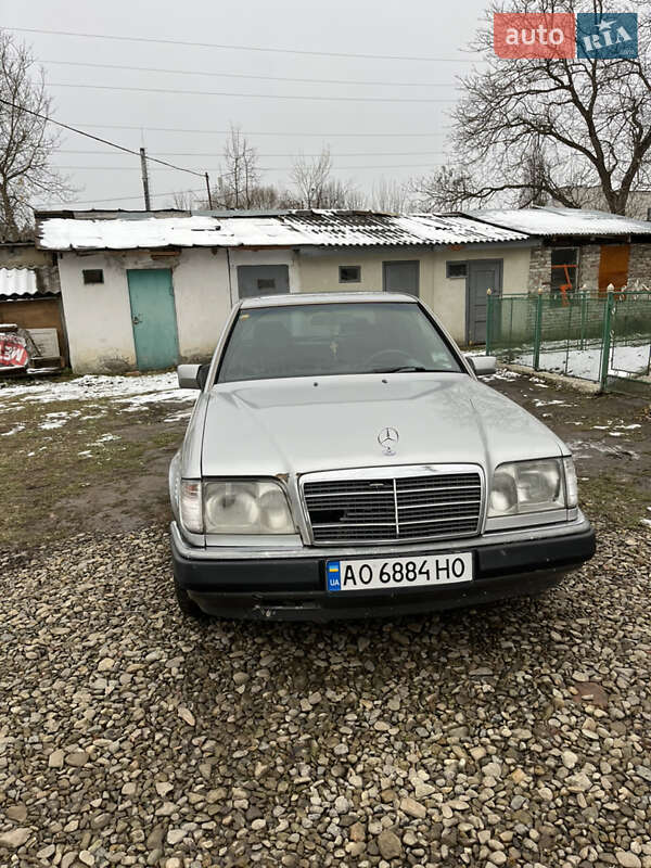Mercedes-Benz E-Class 1995