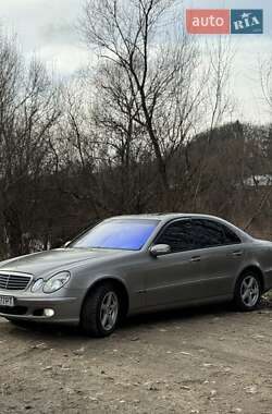 Седан Mercedes-Benz E-Class 2003 в Перечине