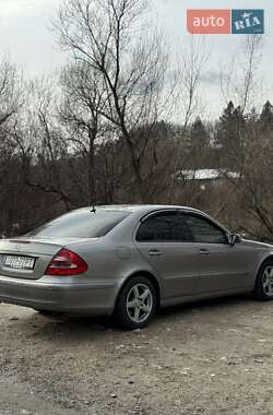 Седан Mercedes-Benz E-Class 2003 в Перечине