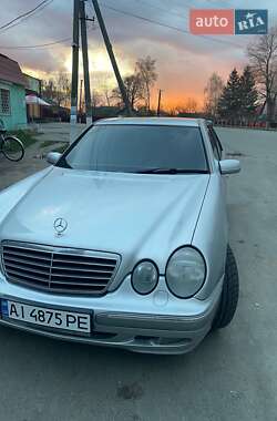 Седан Mercedes-Benz E-Class 2001 в Киеве