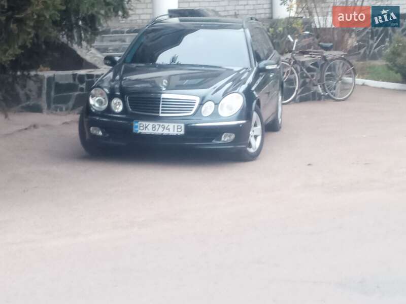 Універсал Mercedes-Benz E-Class 2004 в 
