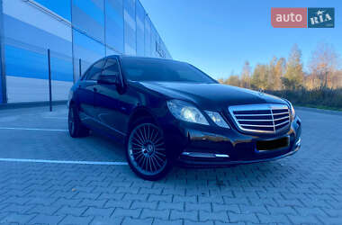 Седан Mercedes-Benz E-Class 2010 в Львове