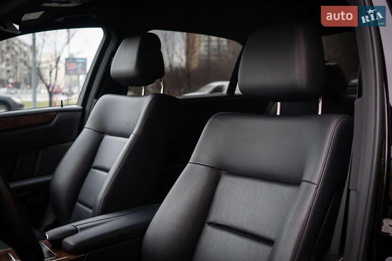 Седан Mercedes-Benz E-Class 2012 в Киеве