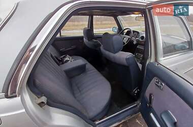 Седан Mercedes-Benz E-Class 1982 в Львові