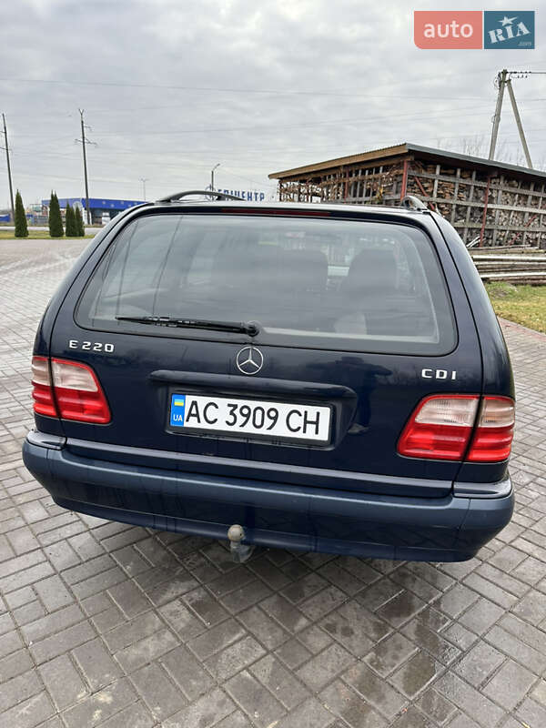 Универсал Mercedes-Benz E-Class 2001 в Нововолынске