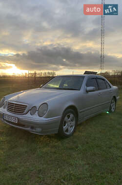 Седан Mercedes-Benz E-Class 2000 в Сокирянах