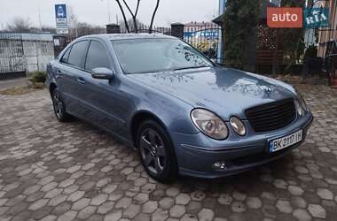 Седан Mercedes-Benz E-Class 2002 в Рівному