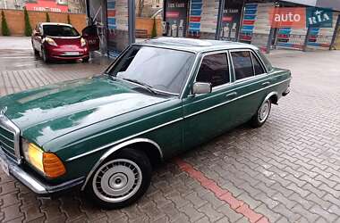 Седан Mercedes-Benz E-Class 1983 в Коломиї