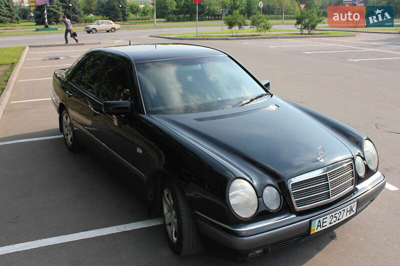 Седан Mercedes-Benz E-Class 1998 в Кривому Розі