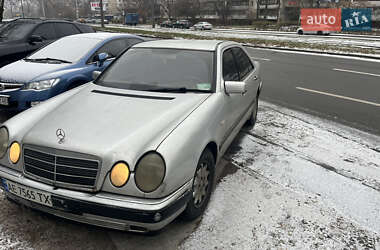 Седан Mercedes-Benz E-Class 1998 в Києві