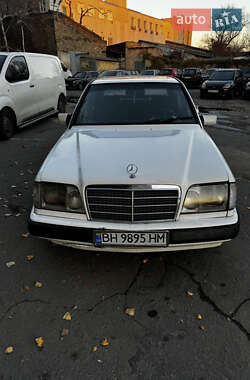 Седан Mercedes-Benz E-Class 1985 в Одессе