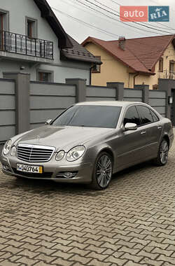 Седан Mercedes-Benz E-Class 2006 в Калуші