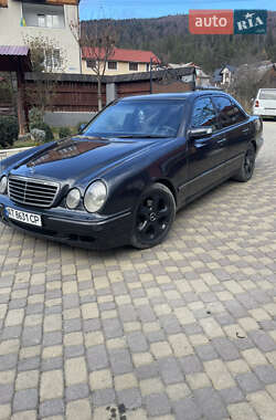 Седан Mercedes-Benz E-Class 2001 в Яремчі