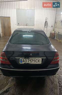 Седан Mercedes-Benz E-Class 2004 в Славському