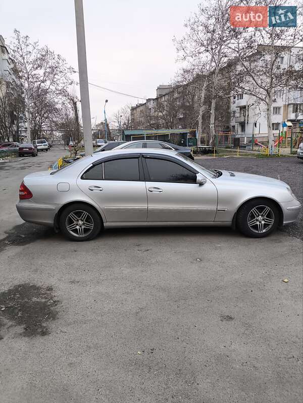 Седан Mercedes-Benz E-Class 2002 в Одессе