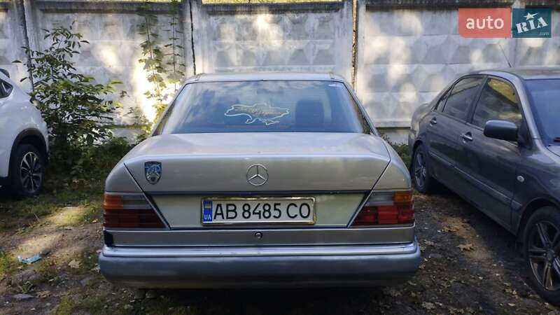 Седан Mercedes-Benz E-Class 1991 в Виннице