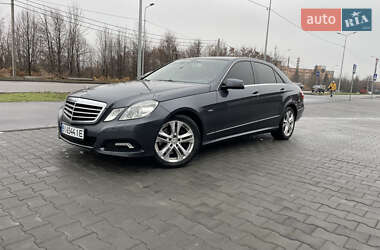 Седан Mercedes-Benz E-Class 2010 в Полтаве