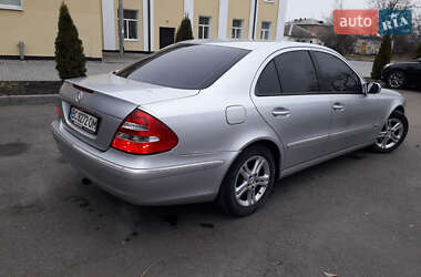 Седан Mercedes-Benz E-Class 2002 в Дніпрі