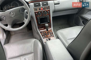 Седан Mercedes-Benz E-Class 1999 в Новоселице