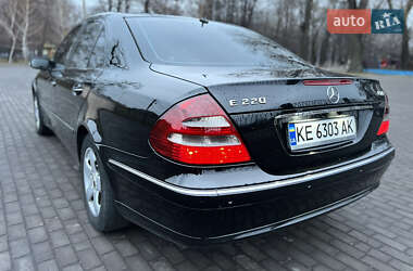 Седан Mercedes-Benz E-Class 2004 в Днепре