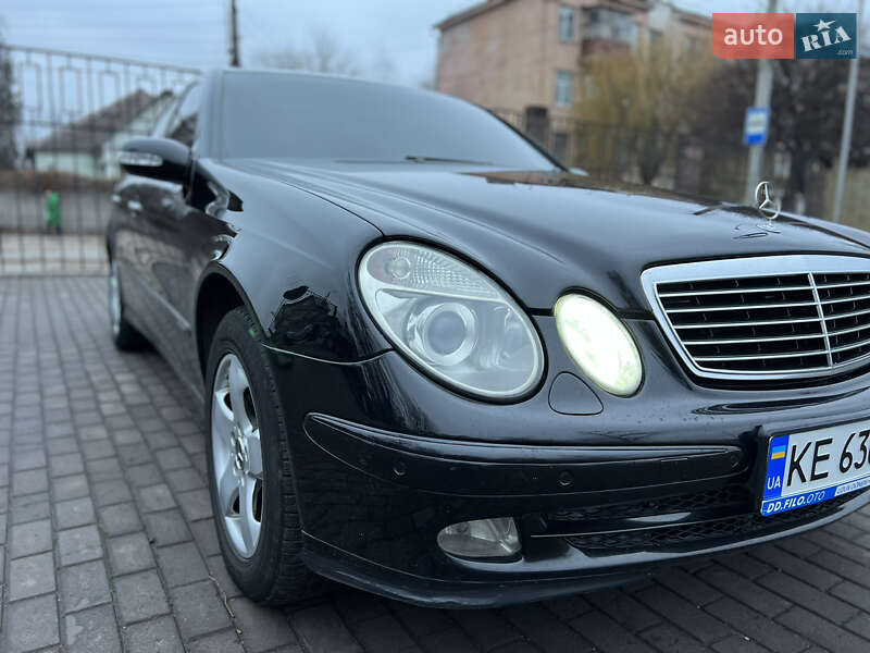 Седан Mercedes-Benz E-Class 2004 в Днепре