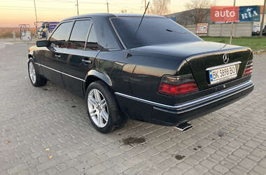 Седан Mercedes-Benz E-Class 1994 в Костополе