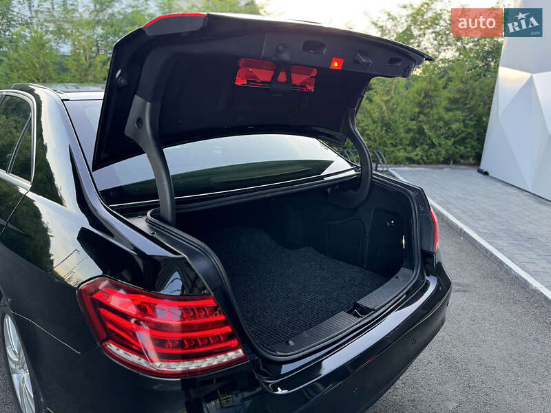 Седан Mercedes-Benz E-Class 2015 в Иршаве
