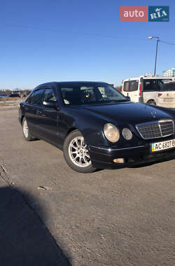 Седан Mercedes-Benz E-Class 1999 в Вараші