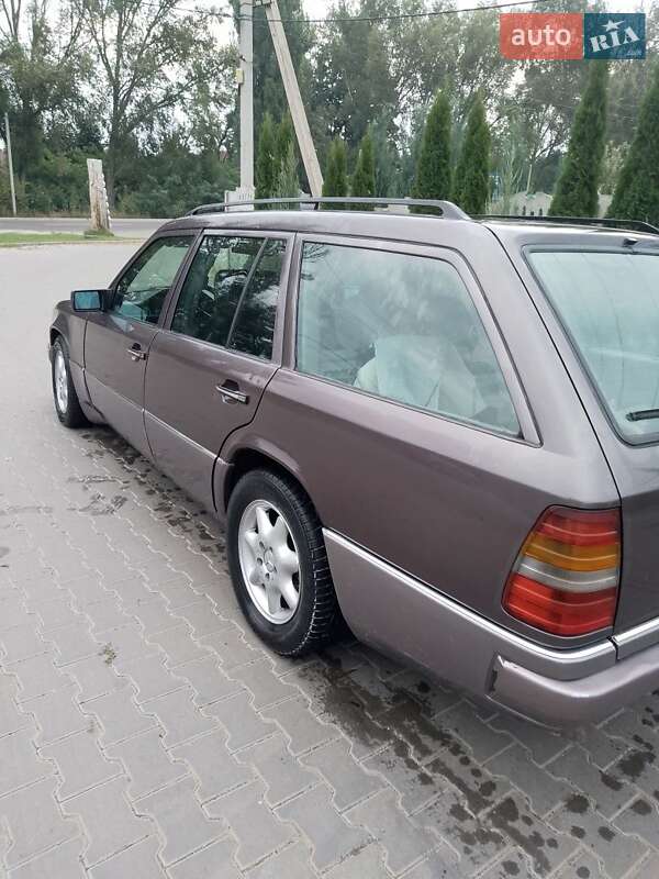Mercedes-Benz E-Class 1995