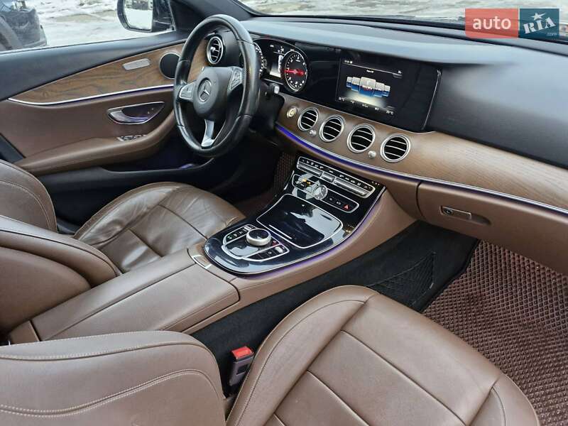 Седан Mercedes-Benz E-Class 2017 в Львове