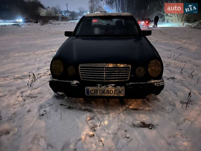 Седан Mercedes-Benz E-Class 1999 в Чернигове