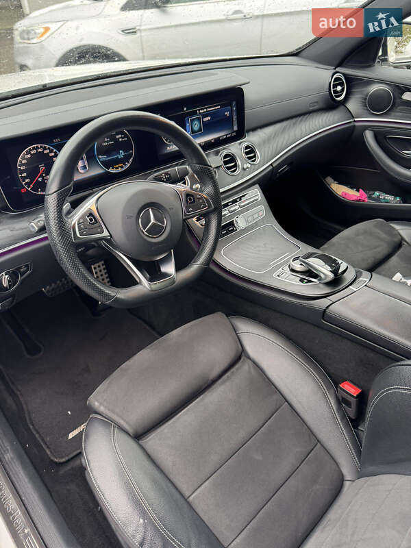 Седан Mercedes-Benz E-Class 2017 в Киеве