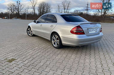 Седан Mercedes-Benz E-Class 2002 в Черновцах