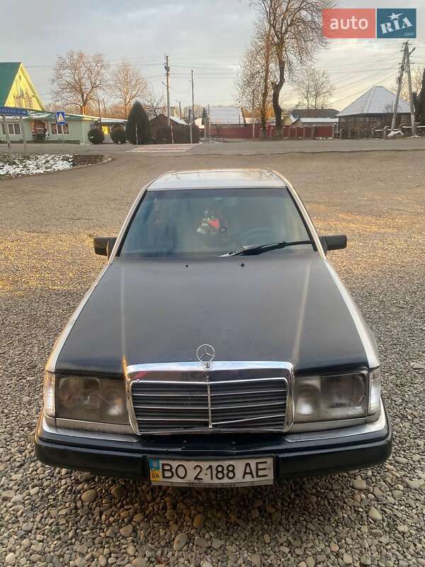 Седан Mercedes-Benz E-Class 1988 в Милиево