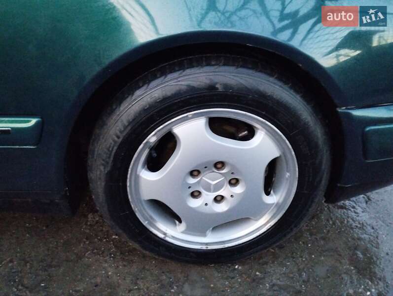 Седан Mercedes-Benz E-Class 1996 в Болграде