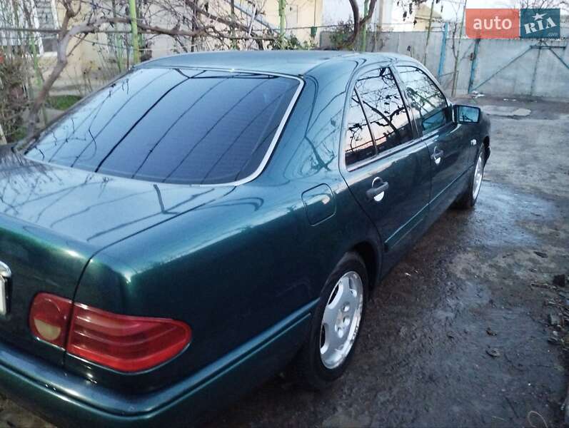 Седан Mercedes-Benz E-Class 1996 в Болграде