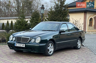 Седан Mercedes-Benz E-Class 2000 в Жовкві