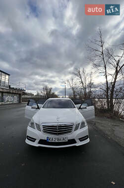 Седан Mercedes-Benz E-Class 2011 в Дніпрі