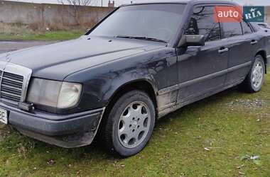 Седан Mercedes-Benz E-Class 1987 в Запоріжжі