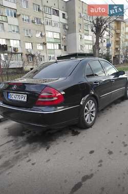 Седан Mercedes-Benz E-Class 2003 в Мостиській